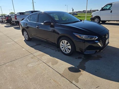 Used 2025 Nissan Sentra S FWD image 2