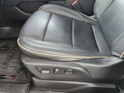 Used 2023 GMC Yukon XL SLT image 21