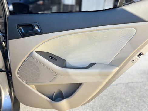 Used 2012 Kia Optima LX image 15