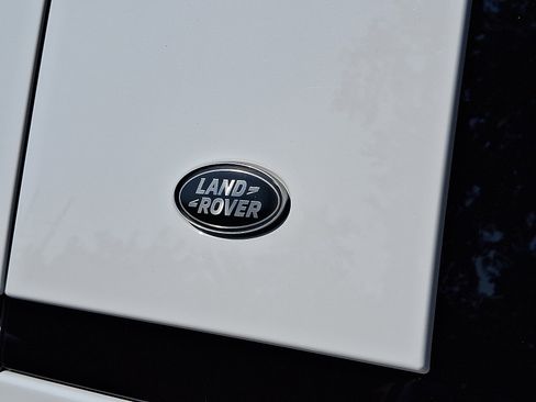 Used 2023 Land Rover Defender 110 X-Dynamic SE image 30