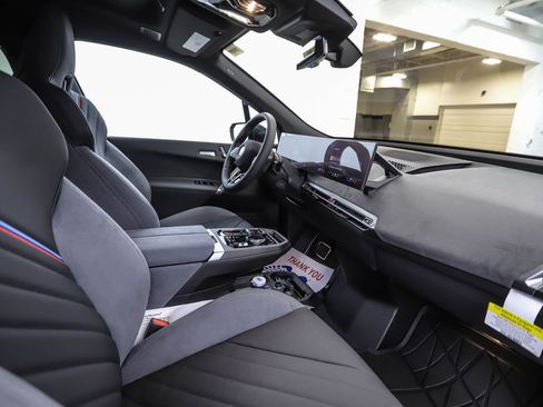 New 2026 BMW iX xDrive60 w/ M Sport Package image 30