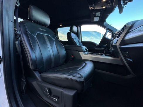 Used 2021 Ford F450 Platinum w/ FX4 Off-Road Package image 27