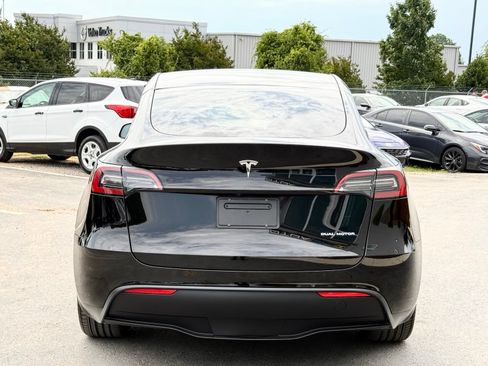 Used 2023 Tesla Model Y Long Range AWD/4WD image 9