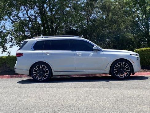 Certified 2023 BMW X7 xDrive40i w/ Premium Package AWD/4WD image 2