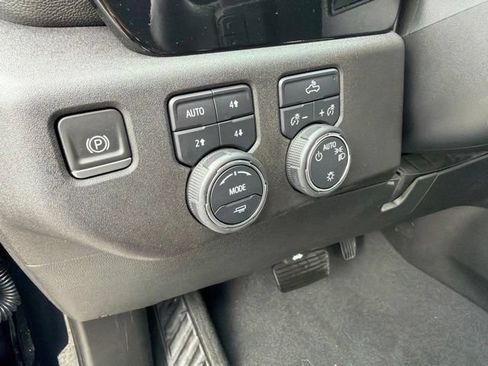 Used 2023 Chevrolet Silverado 1500 LT AWD/4WD image 24