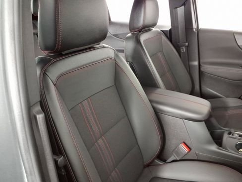 Used 2024 Chevrolet Equinox RS FWD image 9