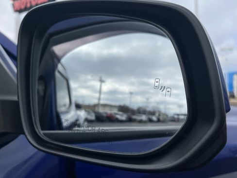 Used 2025 Toyota Tacoma TRD Off-Road image 15