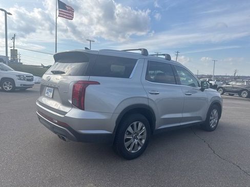 Used 2023 Hyundai Palisade SEL image 3
