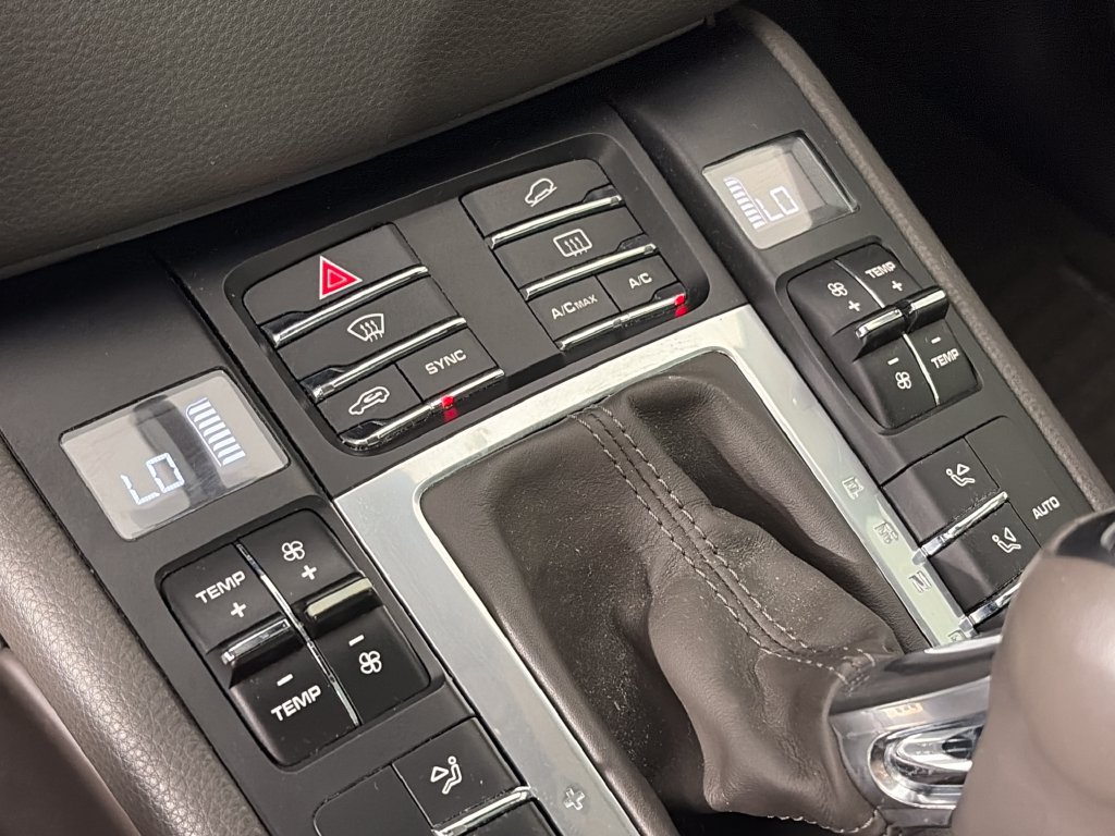 Used 2017 Porsche Macan AWD/4WD image 21