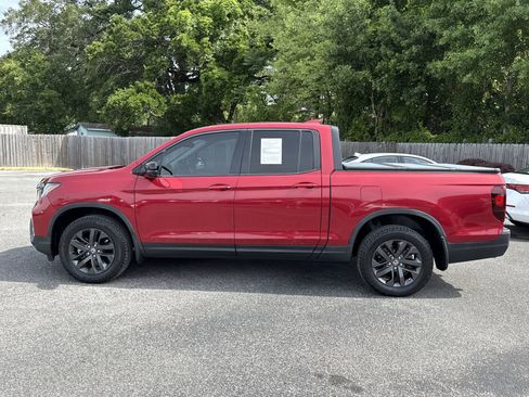 Used 2023 Honda Ridgeline Sport image 2
