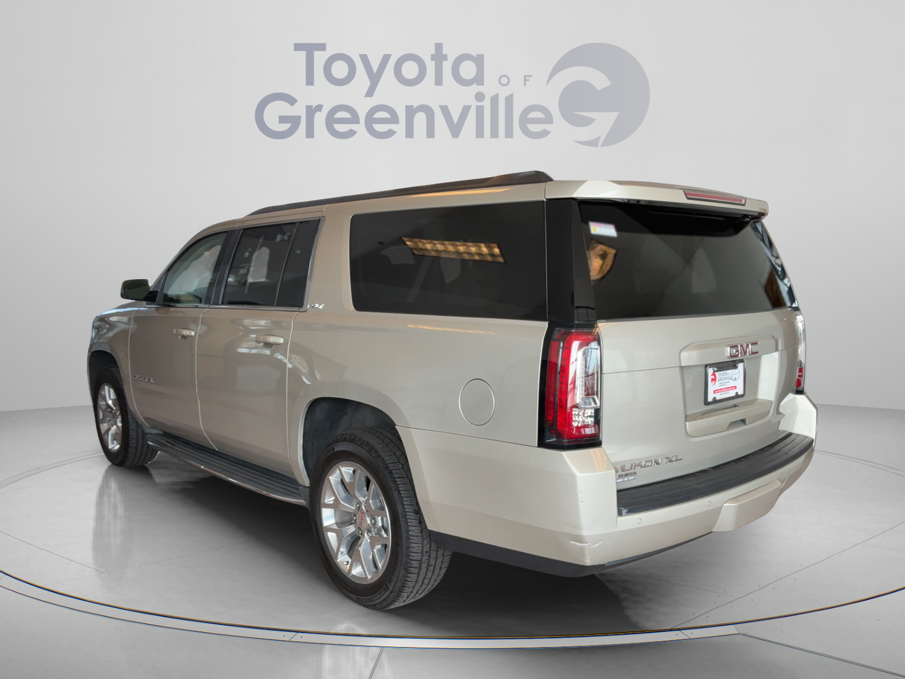 Used 2015 GMC Yukon XL SLT w/ HD Trailering Package RWD image 4
