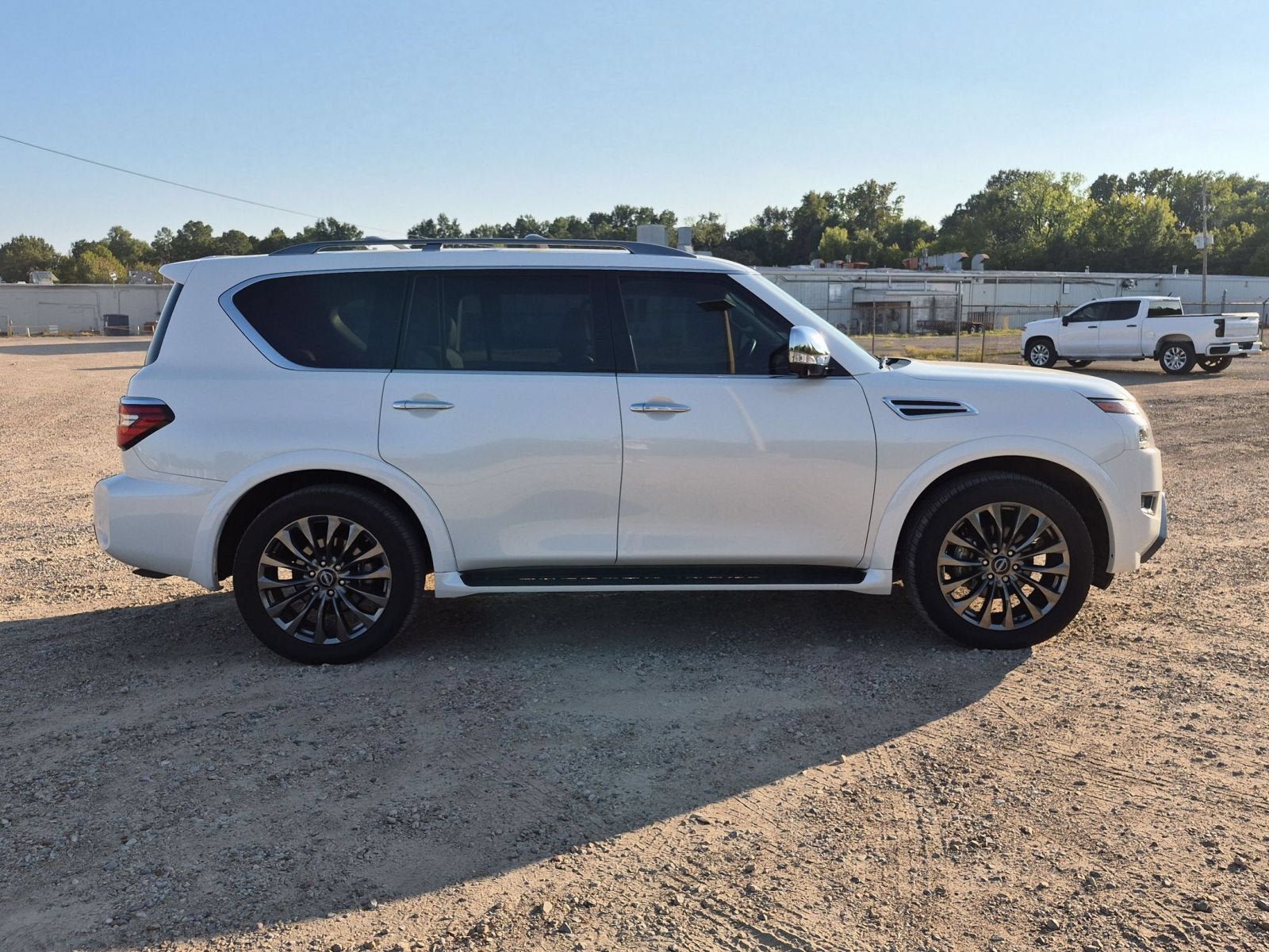 Used 2024 Nissan Armada Platinum w/ Captain's Chairs Package RWD image 7