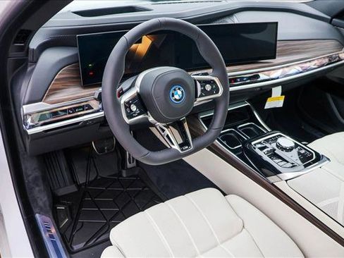 New 2026 BMW i7 xDrive60 AWD/4WD image 10