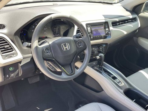 Used 2019 Honda HR-V LX image 2