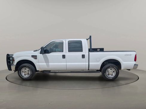 Used 2010 Ford F250 XL AWD/4WD image 2