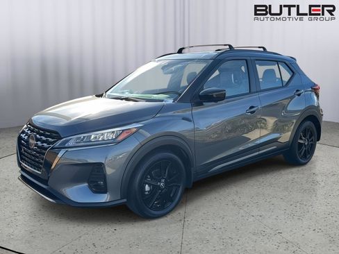 Used 2024 Nissan Kicks SR w/ SR Premium Package image 2