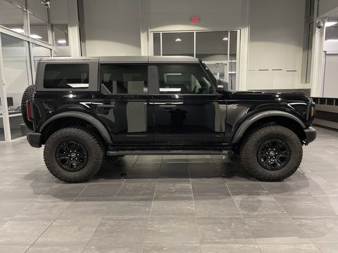 Used 2023 Ford Bronco Wildtrak image 11