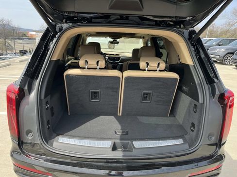 Certified 2025 Cadillac XT6 Premium Luxury w/ Platinum Package FWD image 12