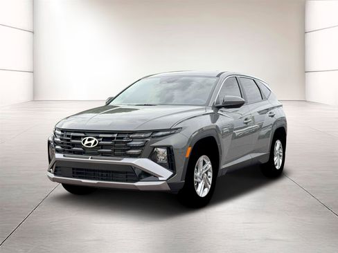New 2026 Hyundai Tucson SE image 1