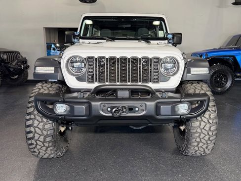 Used 2025 Jeep Wrangler Unlimited Rubicon image 4