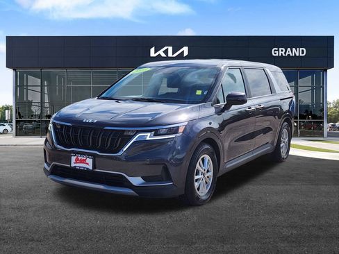 Certified 2023 Kia Carnival LX image 5
