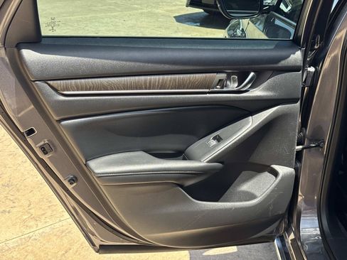Used 2022 Honda Accord EX-L image 17