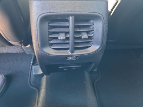 Used 2020 Jeep Cherokee Latitude Plus AWD/4WD image 27