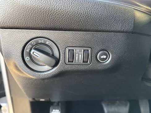 Used 2023 Dodge Challenger SXT image 42