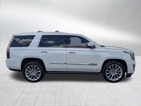 Certified 2020 Cadillac Escalade Premium Luxury AWD/4WD image 7