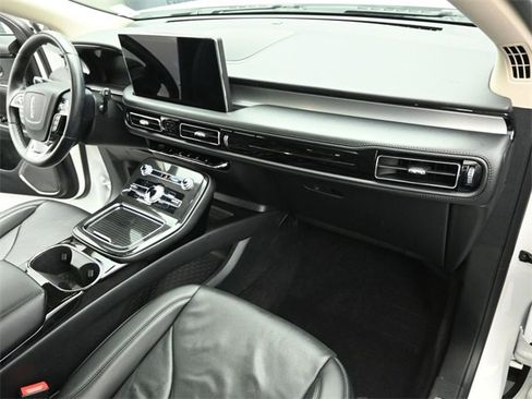 Certified 2023 Lincoln Nautilus Reserve w/ Luxury Package image 29