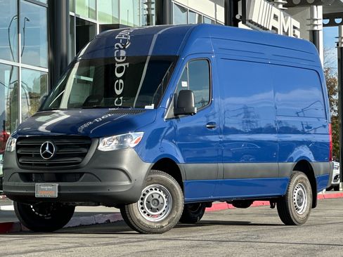 New 2025 Mercedes-Benz Sprinter 2500 image 2
