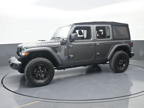 Used 2024 Jeep Wrangler Unlimited AWD/4WD image 2