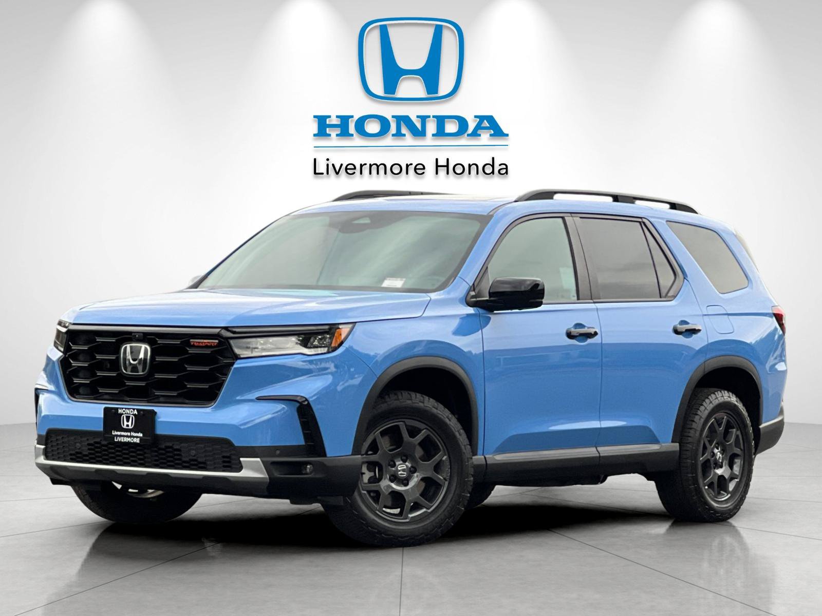Used 2025 Honda Pilot TrailSport image 2