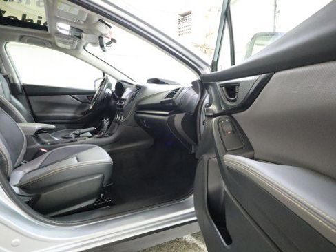 Used 2021 Subaru Crosstrek 2.5i Sport w/ Moonroof Package AWD/4WD image 10