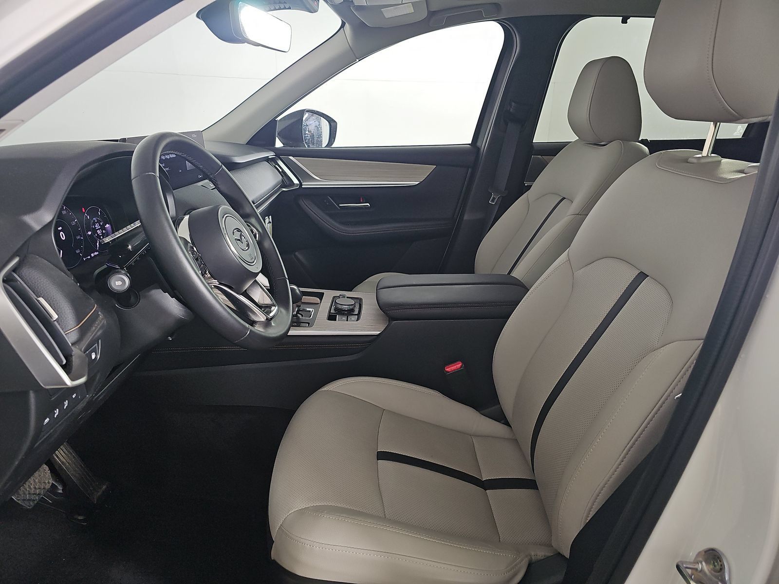 Used 2025 MAZDA CX-70 Plug-In Hybrid w/ Premium Pkg AWD/4WD image 3