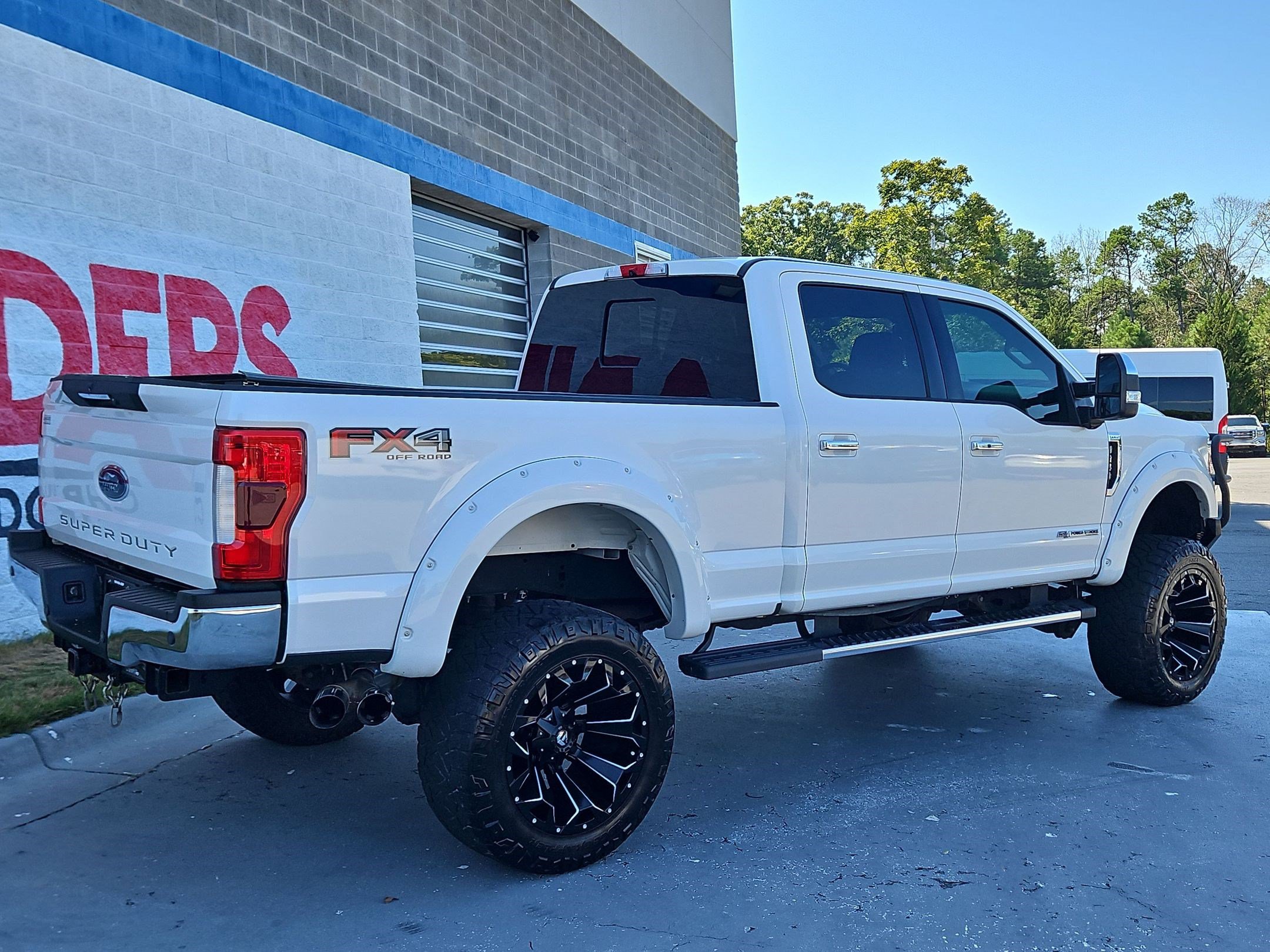 Used 2019 Ford F250 Lariat w/ Lariat Ultimate Package AWD/4WD image 7