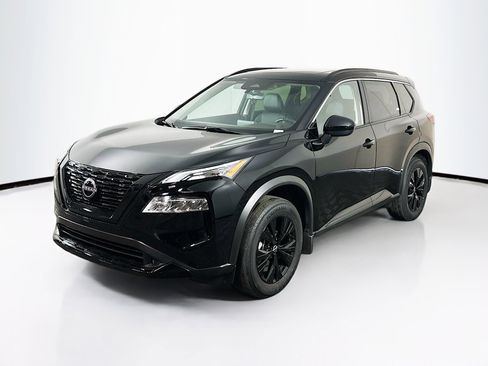 Used 2023 Nissan Rogue SV w/ SV Premium B Package image 3