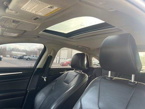 Used 2018 Ford Fusion Titanium image 21