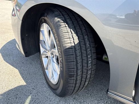 Used 2024 Chevrolet Malibu LT image 32