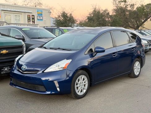 Used 2014 Toyota Prius V Three image 1