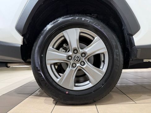 Certified 2025 Toyota RAV4 XLE AWD/4WD image 9