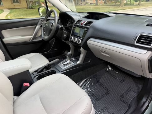 Used 2016 Subaru Forester 2.5i Limited AWD/4WD image 15