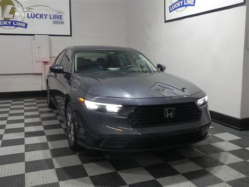 Used 2023 Honda Accord EX image 5