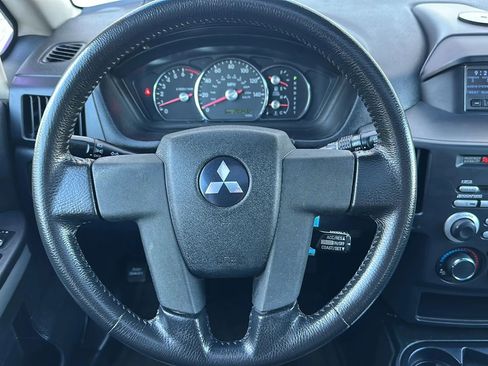 Used 2007 Mitsubishi Endeavor SE image 25