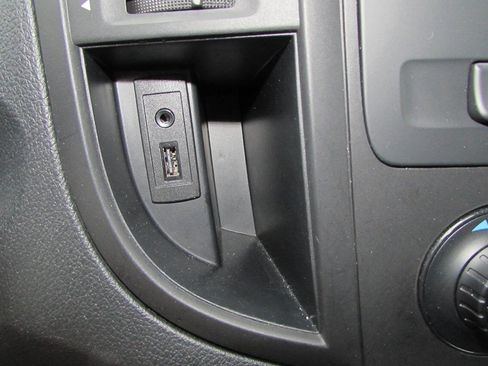 Used 2018 Mercedes-Benz Metris Passenger image 13