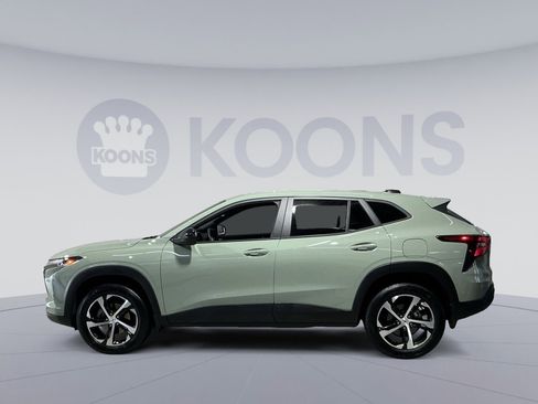 Used 2024 Chevrolet Trax RS w/ Driver Confidence Package image 13