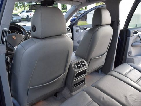 Used 2004 Porsche Cayenne Turbo AWD/4WD image 47