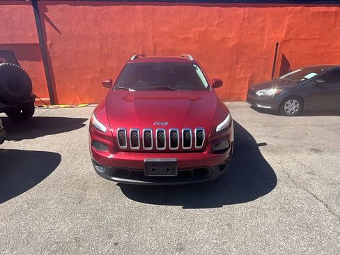 Used 2017 Jeep Cherokee Latitude w/ Safety/Convenience Group image 1