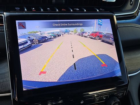 Used 2023 Jeep Grand Cherokee 4WD 4xe image 16