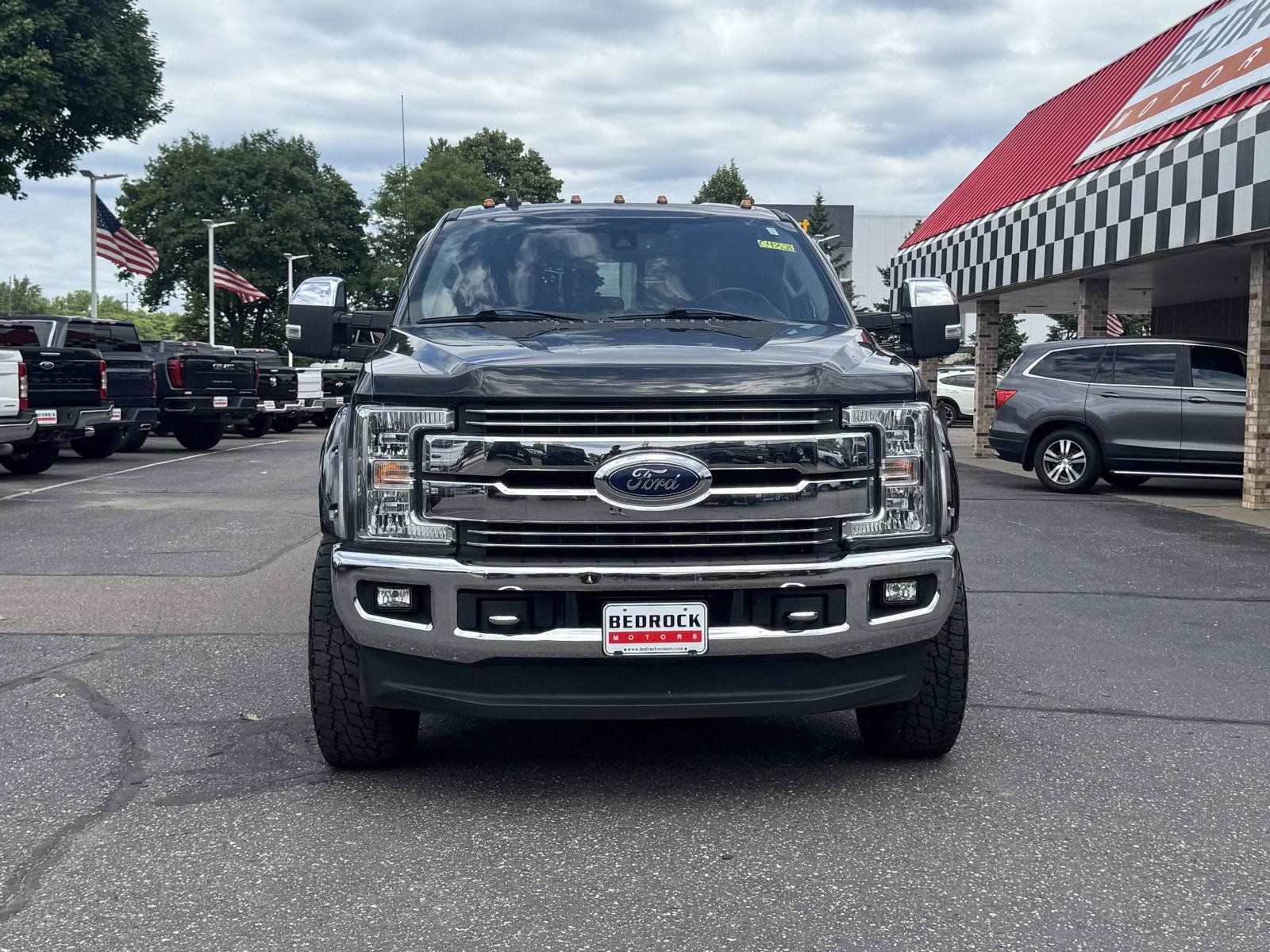 Used 2019 Ford F350 Lariat w/ Lariat Ultimate Package AWD/4WD image 2